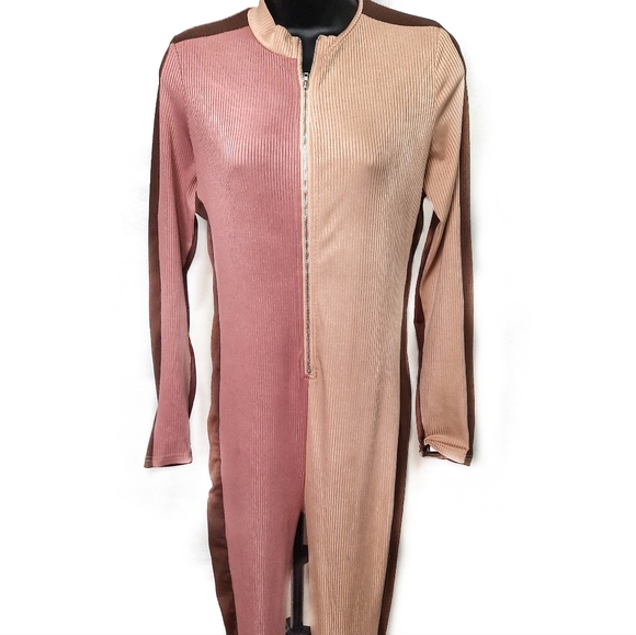 Colorblock Jumpsuit - Picture 2 of 4